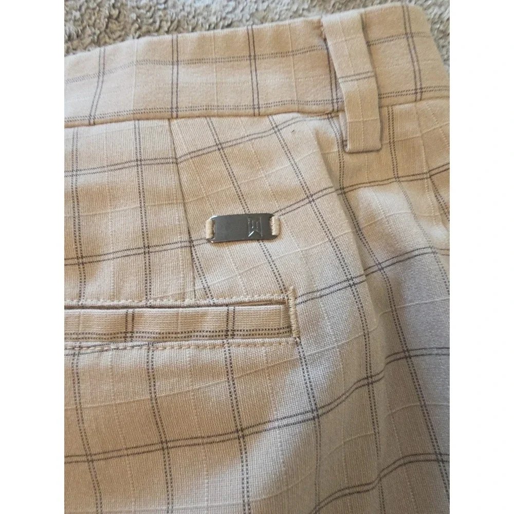 Tiger Woods Collection Tan‎ Plaid Shorts Men's Size 40
